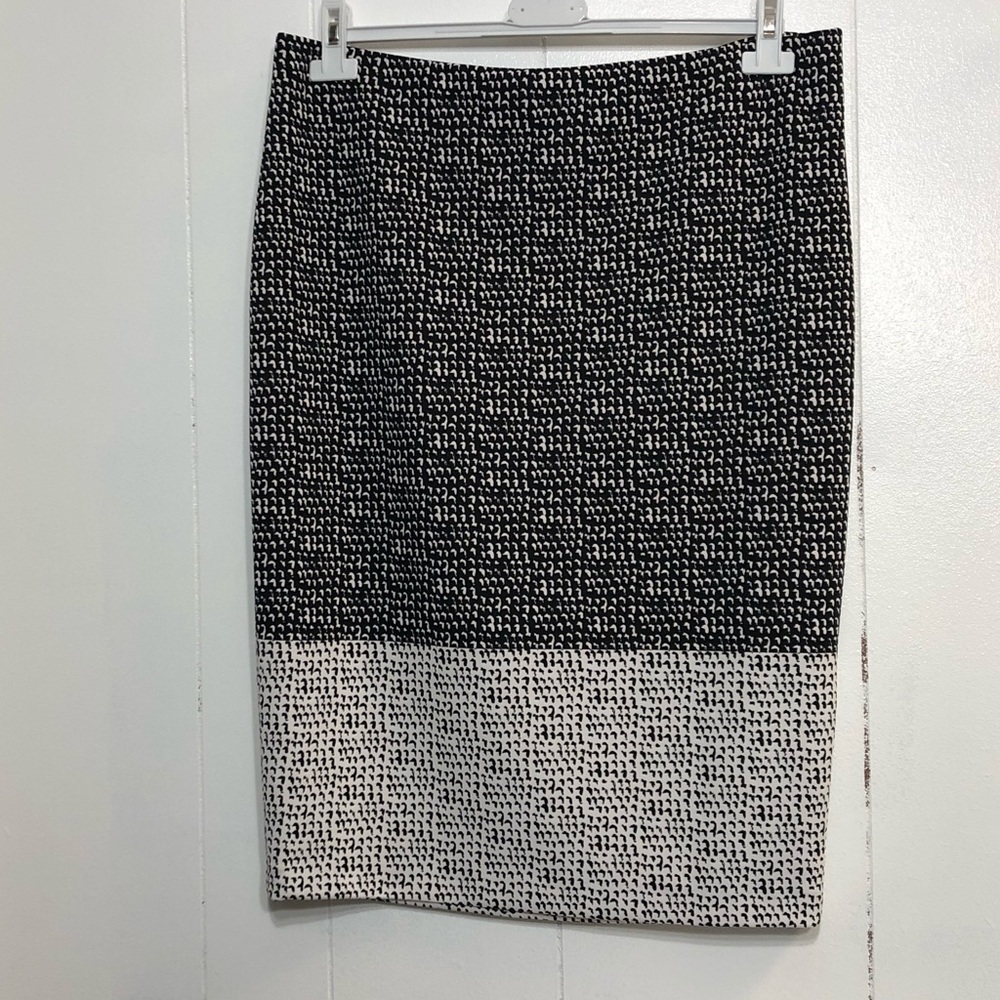 Vince Camuto Black/White Pattern Pencil Skirt